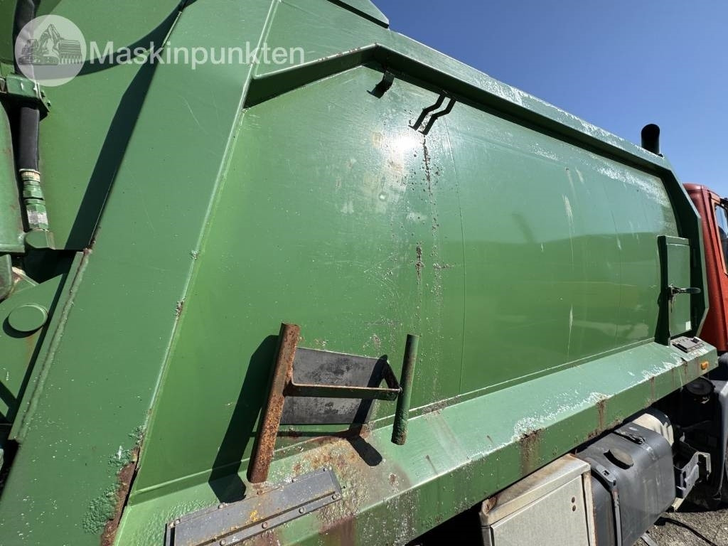 Camión de basura Scania P 94 D: foto 44