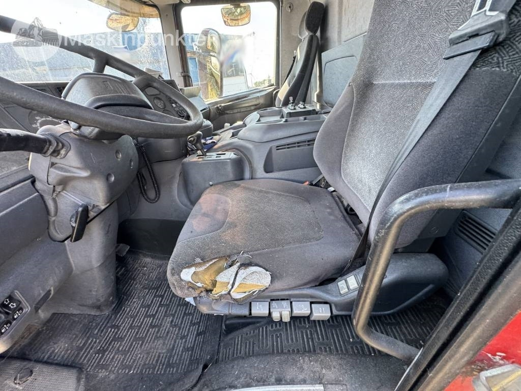 Camión de basura Scania P 94 D: foto 22