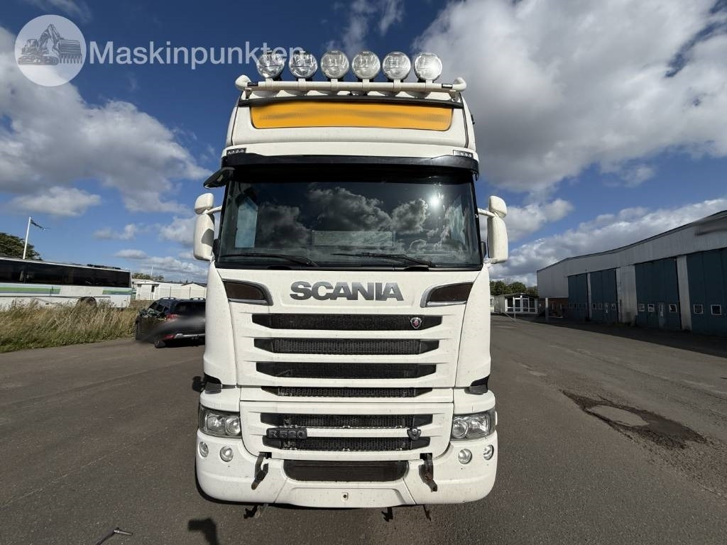 Scania R 520 LB - Camión caja cerrada: foto 2 Scania R 520 LB - Camión caja cerrada: foto 2