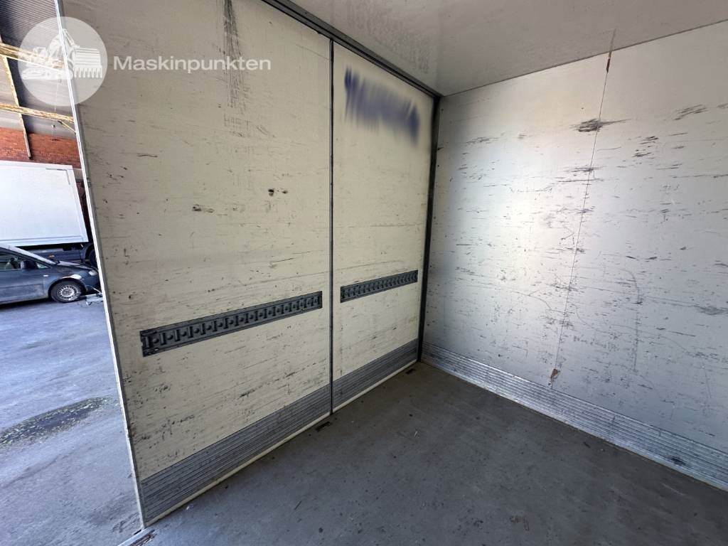 Camión caja cerrada Volvo FM 300: foto 28