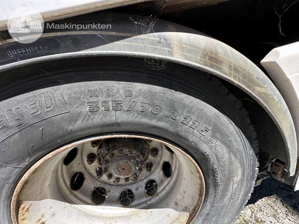 Camión caja cerrada Volvo FM 300: foto 14