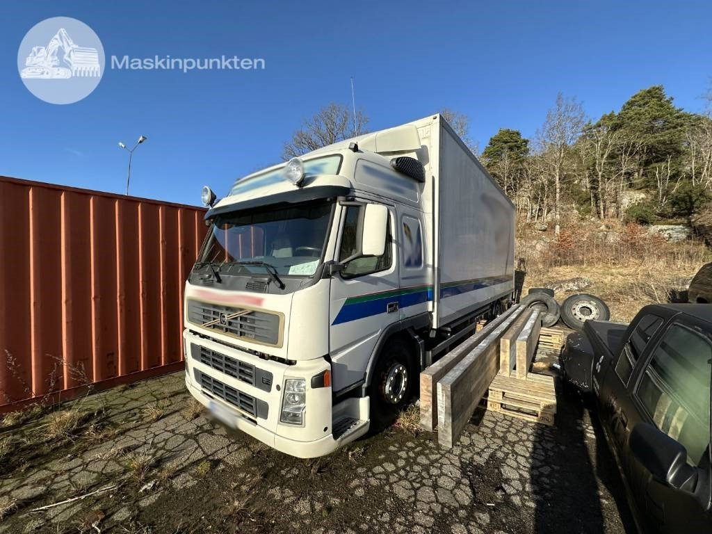 Volvo FM 300 - Camión caja cerrada: foto 1 Volvo FM 300 - Camión caja cerrada: foto 1