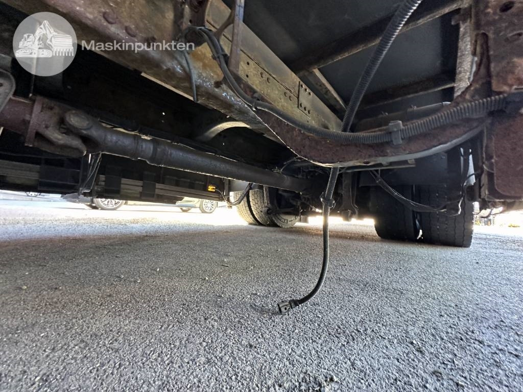 Camión caja cerrada Volvo FM 300: foto 25