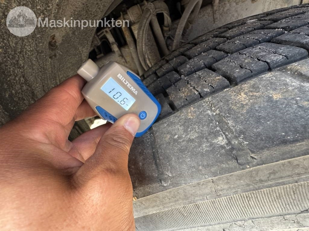 Volvo FM 440 CAMELEONT + BERFLAK + BETONGBLANDARE  - Camión portacontenedore/ Intercambiable: foto 5 Volvo FM 440 CAMELEONT + BERFLAK + BETONGBLANDARE  - Camión portacontenedore/ Intercambiable: foto 5