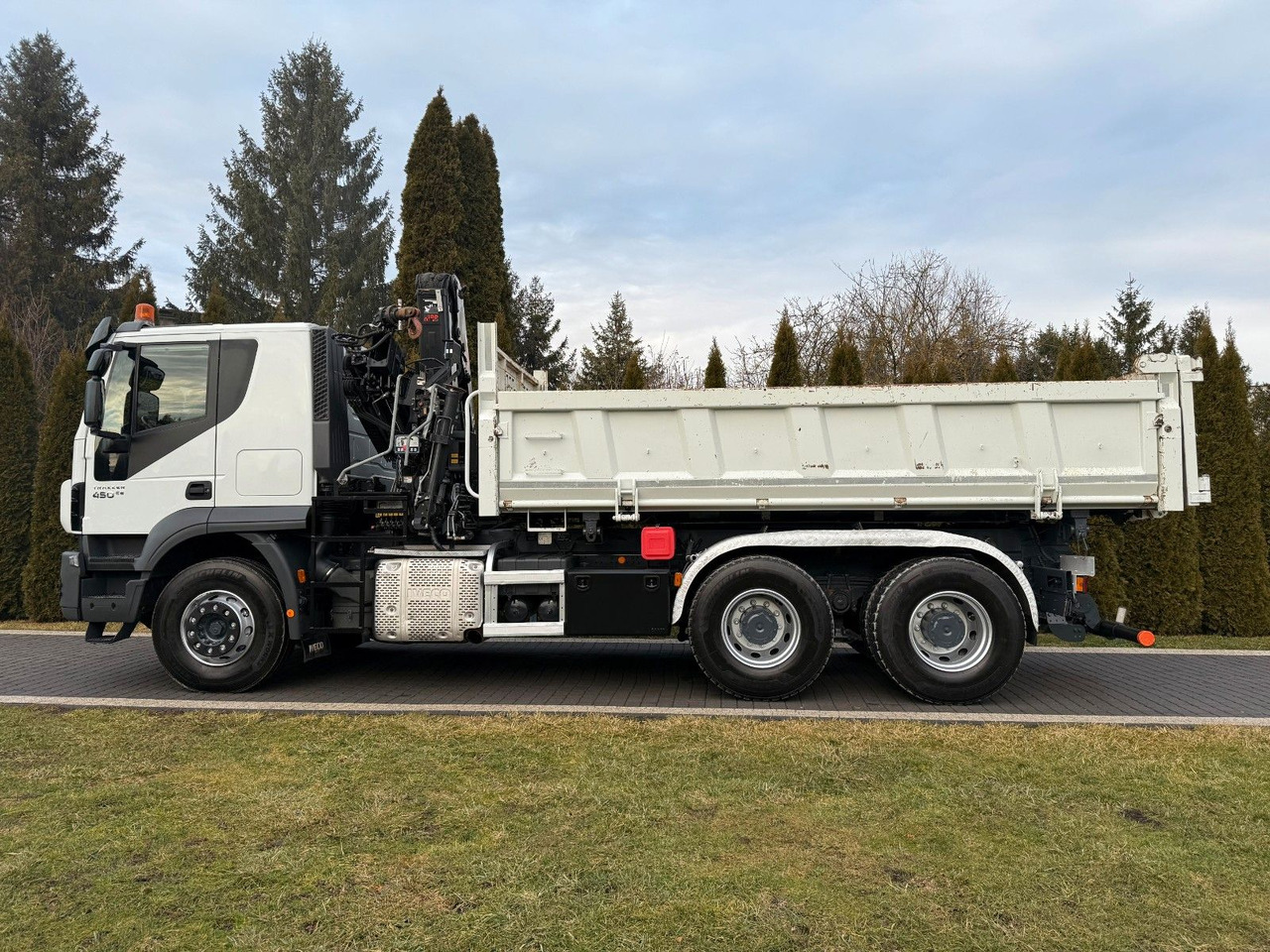 Iveco TRAKKER 450 6X4 DOUBLE HYDRO-BOARD HIAB - Camión volquete: foto 4 Iveco TRAKKER 450 6X4 DOUBLE HYDRO-BOARD HIAB - Camión volquete: foto 4