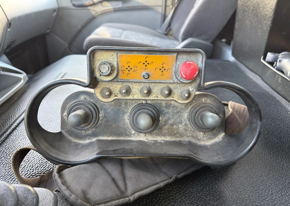 Leasing de Mercedes-Benz ACTROS 3241 8X4 CIFA24 7m3 Mercedes-Benz ACTROS 3241 8X4 CIFA24 7m3: foto 12 Leasing de Mercedes-Benz ACTROS 3241 8X4 CIFA24 7m3 Mercedes-Benz ACTROS 3241 8X4 CIFA24 7m3: foto 12