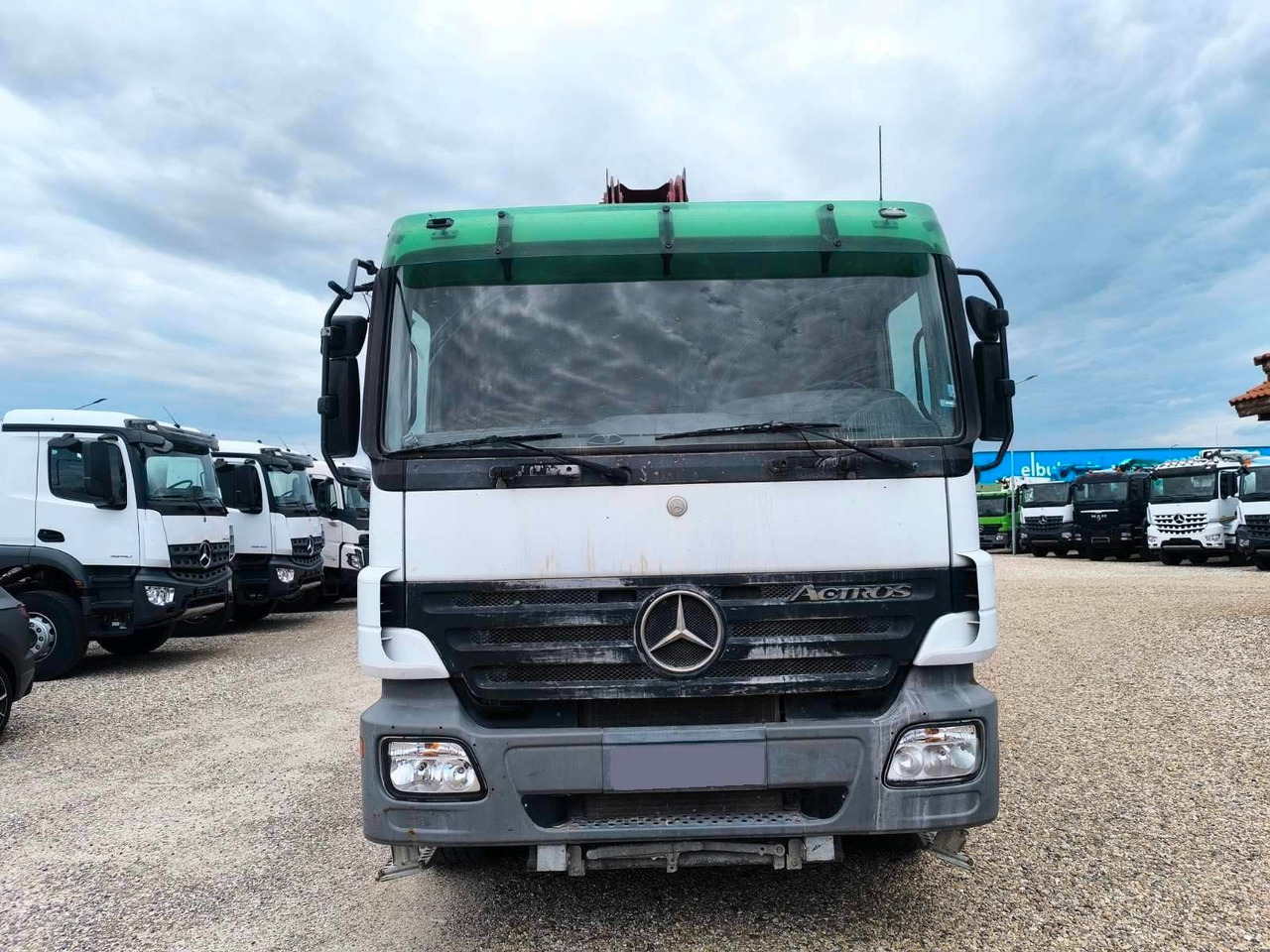 Mercedes-Benz ACTROS 3341 JUNJIN JXR 38-4 - Camión bomba de hormigón: foto 2 Mercedes-Benz ACTROS 3341 JUNJIN JXR 38-4 - Camión bomba de hormigón: foto 2
