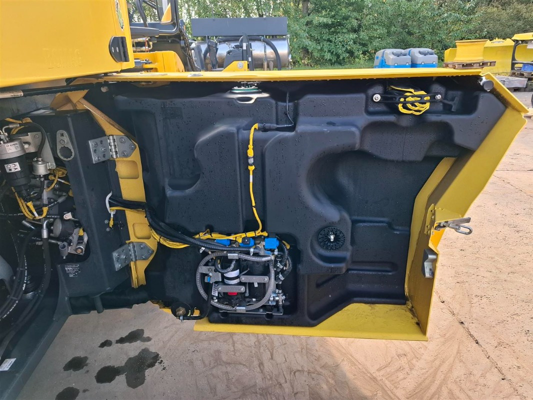 Apisonadora de asfalto BOMAG DE BW 174 AP-5 AM Hybrid Stage V/Tier 4f: foto 10