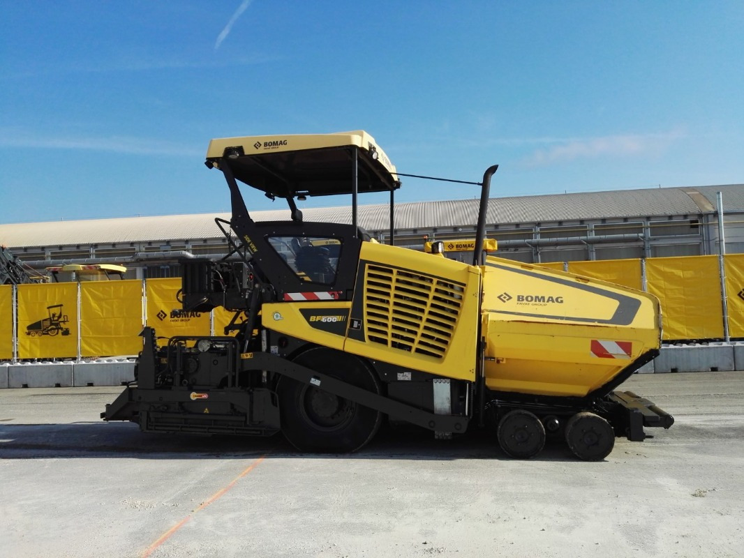 BOMAG IT BF 600 P-2 S500 Stage IV/Tier 4f - Pavimentadora de asfalto: foto 5 BOMAG IT BF 600 P-2 S500 Stage IV/Tier 4f - Pavimentadora de asfalto: foto 5