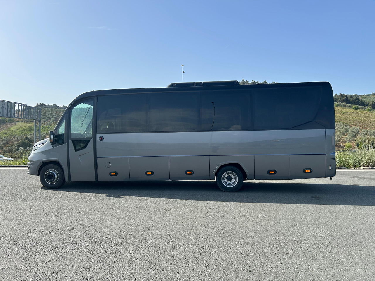IVECO DAILY - RIGHT HAND DRIVE TOURISTIC VEHICLE - Autocar: foto 5 IVECO DAILY - RIGHT HAND DRIVE TOURISTIC VEHICLE - Autocar: foto 5