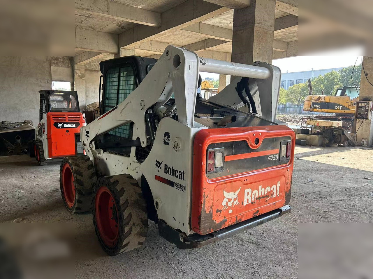 BOBCAT S750 - Minicargadora: foto 2 BOBCAT S750 - Minicargadora: foto 2