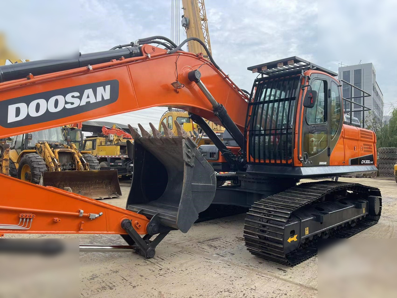 DOOSAN DX300 LCA - Excavadora de cadenas: foto 2 DOOSAN DX300 LCA - Excavadora de cadenas: foto 2