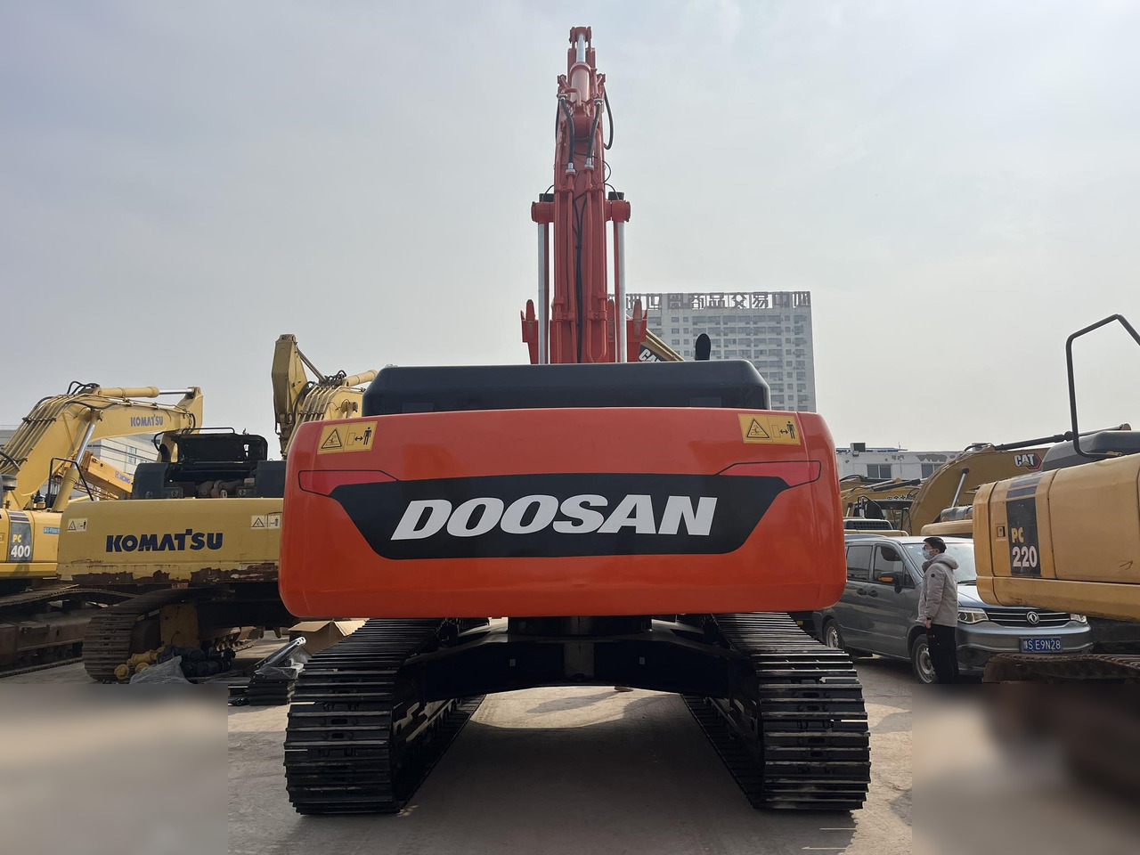DOOSAN DX420 LC-9C - Excavadora de cadenas: foto 2 DOOSAN DX420 LC-9C - Excavadora de cadenas: foto 2