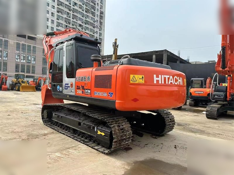 HITACHI ZX200-3G - Excavadora de cadenas: foto 4 HITACHI ZX200-3G - Excavadora de cadenas: foto 4