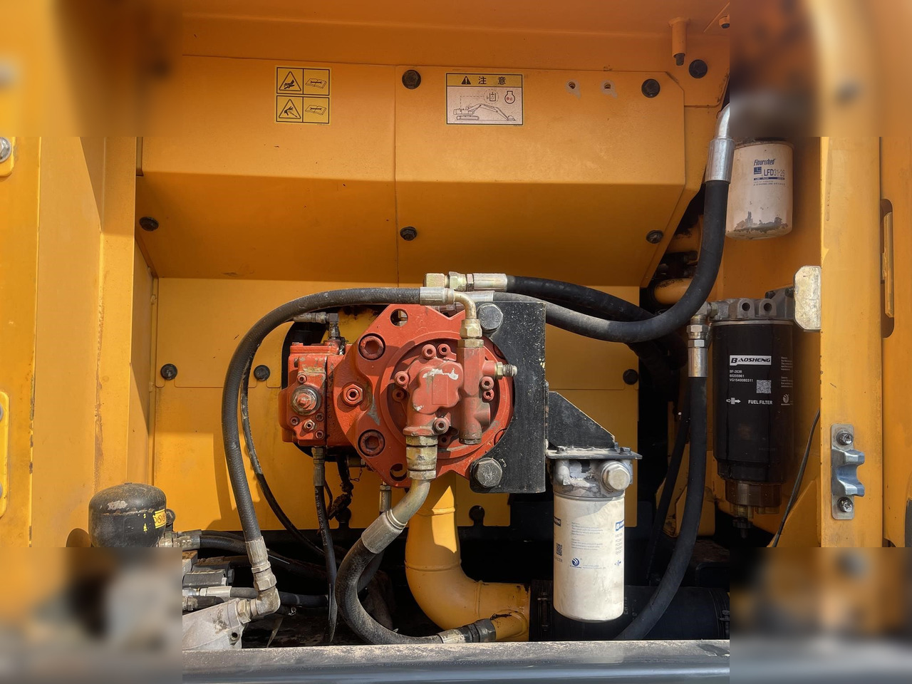 Excavadora de cadenas HYUNDAI ROBEX 220 LC-9S: foto 6