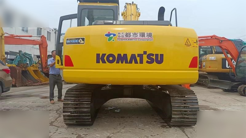 KOMATSU PC130-7 - Excavadora de cadenas: foto 4 KOMATSU PC130-7 - Excavadora de cadenas: foto 4