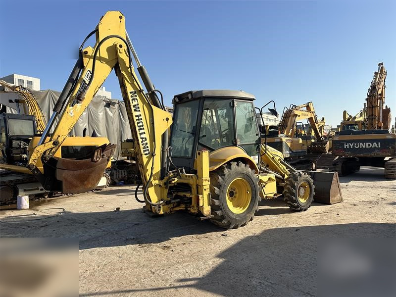 NEW HOLLAND LB95B-4PT - Retroexcavadora: foto 1 NEW HOLLAND LB95B-4PT - Retroexcavadora: foto 1