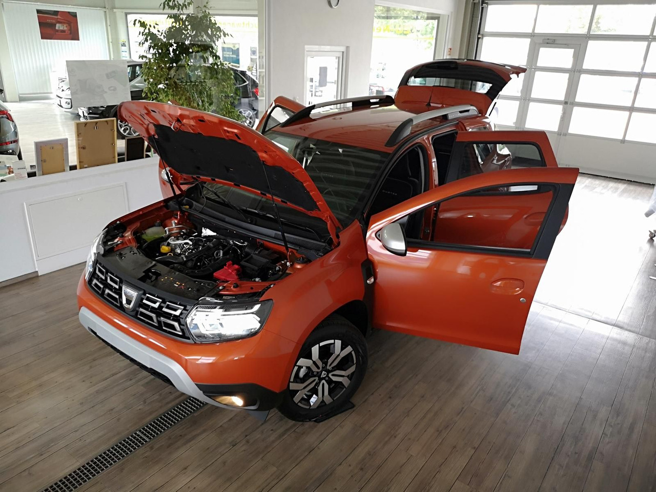 Dacia Duster Prestige Tce 130*KLIMA*SHZ*R-KAM*DAB*NAVI - SUV/ Todoterreno: foto 2 Dacia Duster Prestige Tce 130*KLIMA*SHZ*R-KAM*DAB*NAVI - SUV/ Todoterreno: foto 2