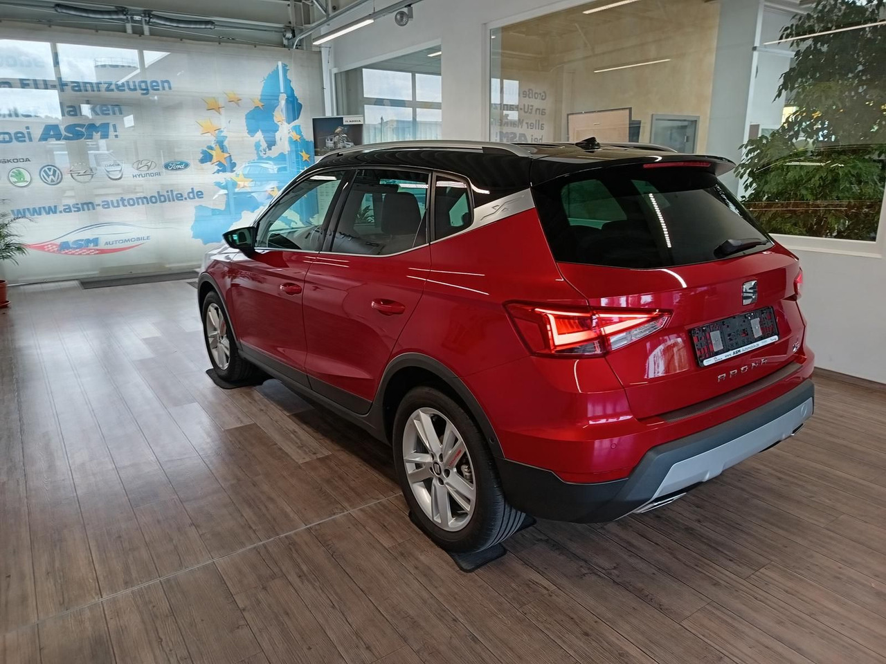 Seat Arona 1,5TSI FR*AHK*NAVI*ACC*LED*BEATS*R-KAM*DAB - SUV/ Todoterreno: foto 4 Seat Arona 1,5TSI FR*AHK*NAVI*ACC*LED*BEATS*R-KAM*DAB - SUV/ Todoterreno: foto 4
