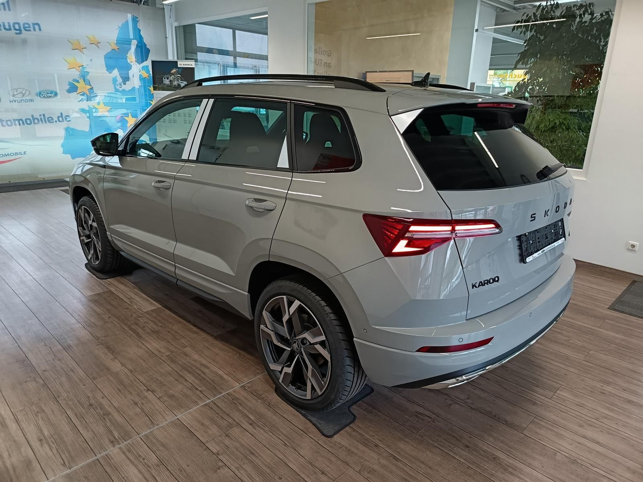 Skoda Karoq Sportline 2,0 TDI DSG 4x4*AHK*PSD*STD.HZG* - SUV/ Todoterreno: foto 4 Skoda Karoq Sportline 2,0 TDI DSG 4x4*AHK*PSD*STD.HZG* - SUV/ Todoterreno: foto 4