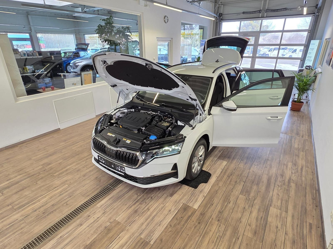 Skoda Octavia Combi Selection DSG*LED*ACC*WINTERPAKET* - Coche familiar: foto 2 Skoda Octavia Combi Selection DSG*LED*ACC*WINTERPAKET* - Coche familiar: foto 2