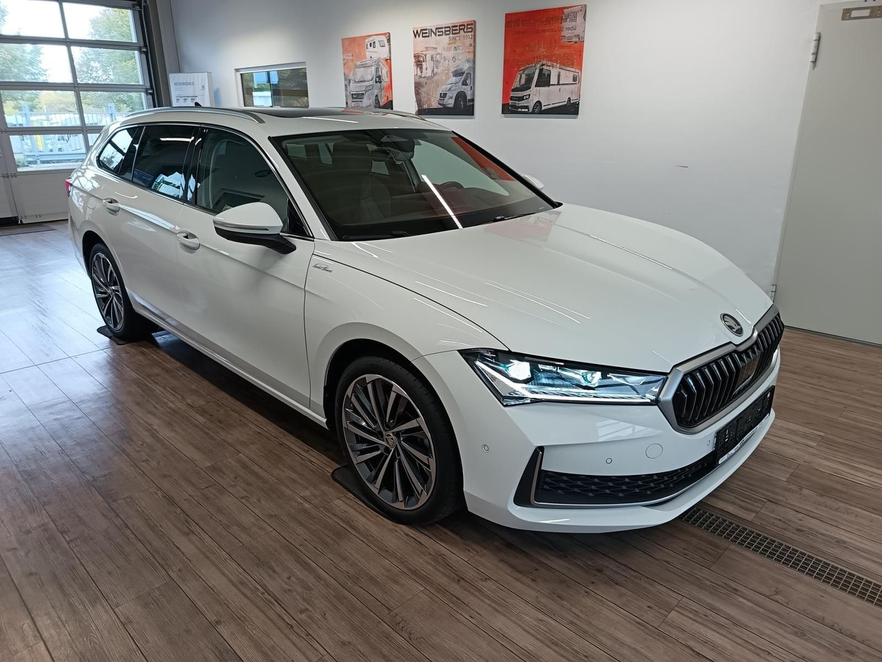 Skoda Superb Combi L&K 2,0TDI 4x4*PSD*STD.HZG*360°*HUD - Coche familiar: foto 3 Skoda Superb Combi L&K 2,0TDI 4x4*PSD*STD.HZG*360°*HUD - Coche familiar: foto 3