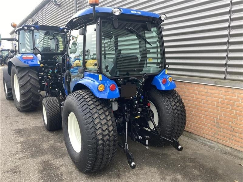 New Holland Boomer 55 - Tractor municipal: foto 2 New Holland Boomer 55 - Tractor municipal: foto 2
