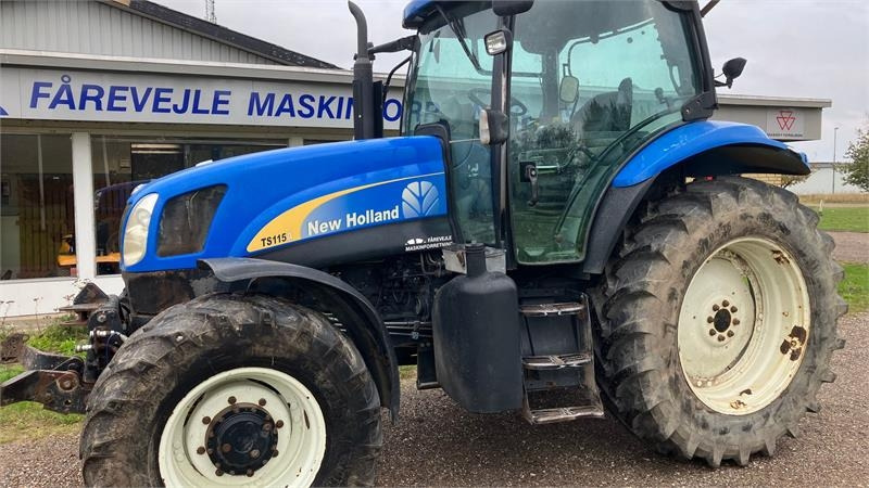 New Holland TS 115 A  - Tractor: foto 1 New Holland TS 115 A  - Tractor: foto 1