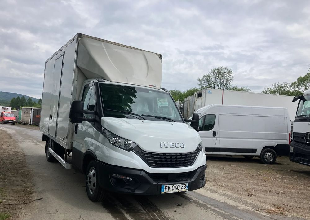 Iveco DAILY 35C16 kontener kurierka 3.0 silnik - Furgoneta caja cerrada: foto 2 Iveco DAILY 35C16 kontener kurierka 3.0 silnik - Furgoneta caja cerrada: foto 2