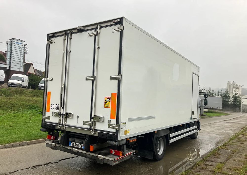 Renault Renault Gama D 240 chłodnia izoterma - Camión frigorífico: foto 3 Renault Renault Gama D 240 chłodnia izoterma - Camión frigorífico: foto 3