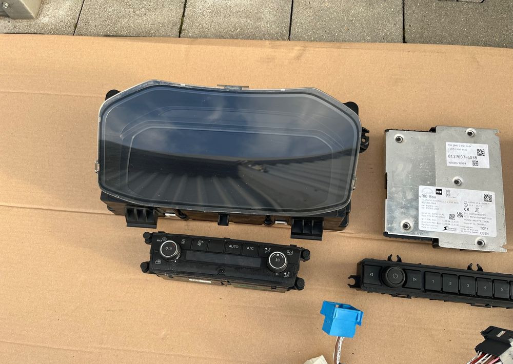 Elektronika kabiny MAN TG3 TGX TGS nowy model sterowniki licznik wiązka - Cabina e interior para Camión: foto 3 Elektronika kabiny MAN TG3 TGX TGS nowy model sterowniki licznik wiązka - Cabina e interior para Camión: foto 3