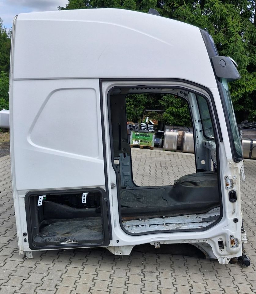 KABINA VOLVO FH4 - Cabina para Camión: foto 3 KABINA VOLVO FH4 - Cabina para Camión: foto 3