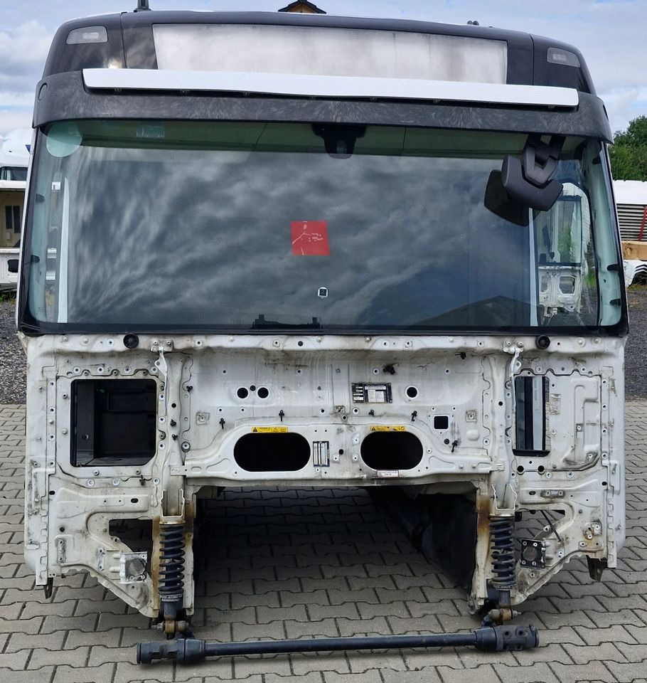 KABINA VOLVO FH4 - Cabina para Camión: foto 1 KABINA VOLVO FH4 - Cabina para Camión: foto 1