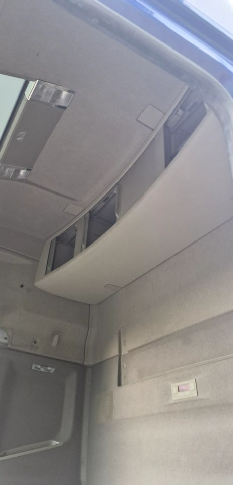 KABINA VOLVO FH4 XL - Cabina para Camión: foto 5 KABINA VOLVO FH4 XL - Cabina para Camión: foto 5