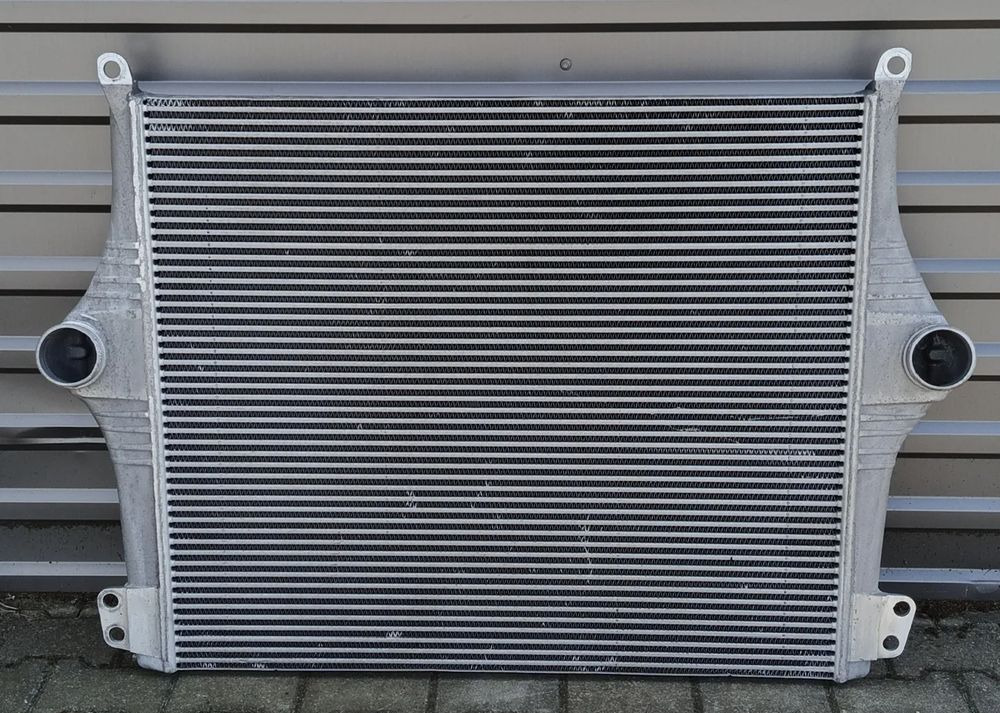 Scania S CHŁODNICA POWIETRZA INTERCOOLER 2433151 - Intercooler para Camión: foto 2 Scania S CHŁODNICA POWIETRZA INTERCOOLER 2433151 - Intercooler para Camión: foto 2