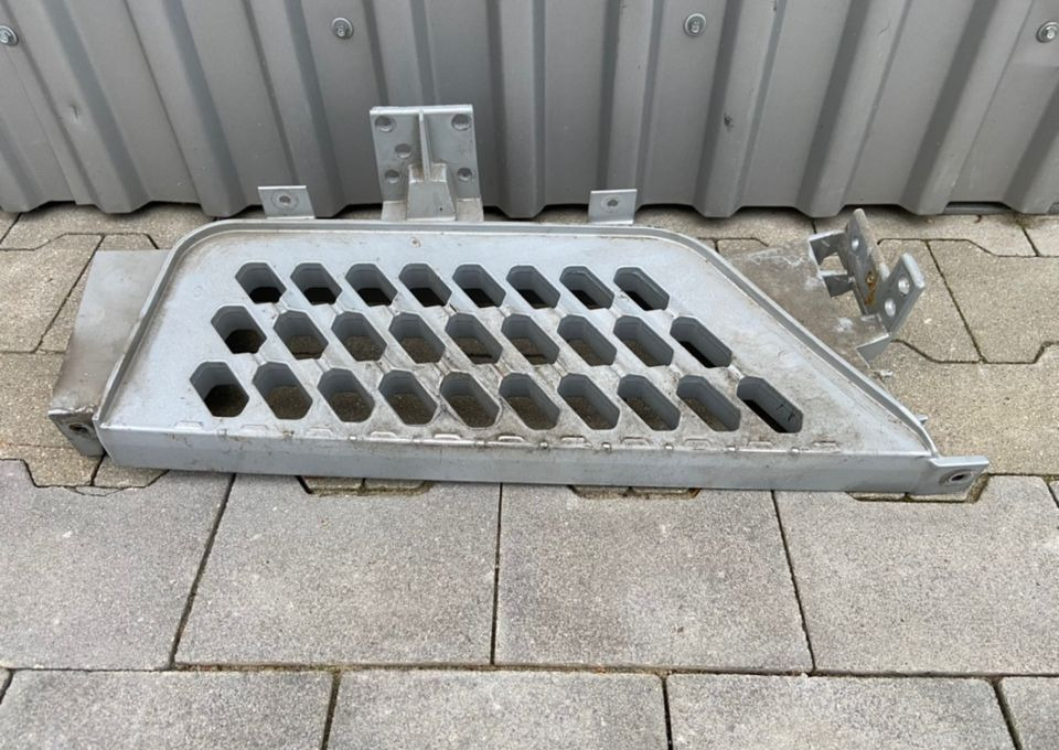 Stopień Volvo FH 4 euro 6 nakładka stopnia - Peldaño para Camión: foto 1 Stopień Volvo FH 4 euro 6 nakładka stopnia - Peldaño para Camión: foto 1