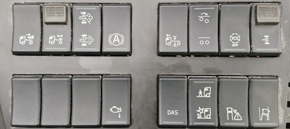 VOLVO FH5 FM5 PRZYCISKI GUZIKI - Cabina e interior: foto 1 VOLVO FH5 FM5 PRZYCISKI GUZIKI - Cabina e interior: foto 1