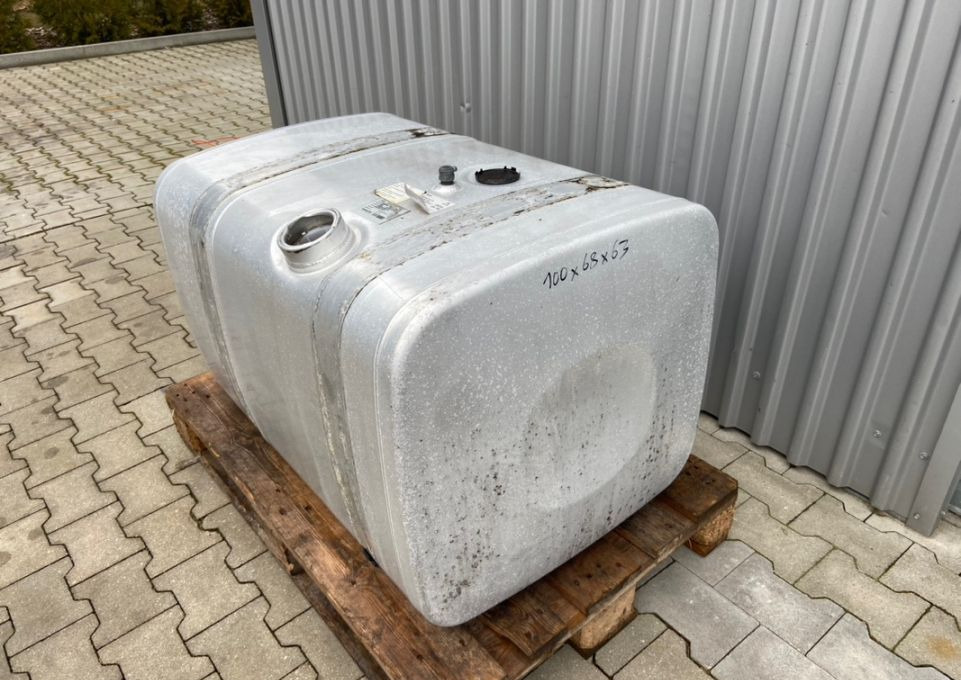 Zbiornik paliwa MAN TGX TGS 375 litrów bak - Sistema de combustible para Camión: foto 2 Zbiornik paliwa MAN TGX TGS 375 litrów bak - Sistema de combustible para Camión: foto 2