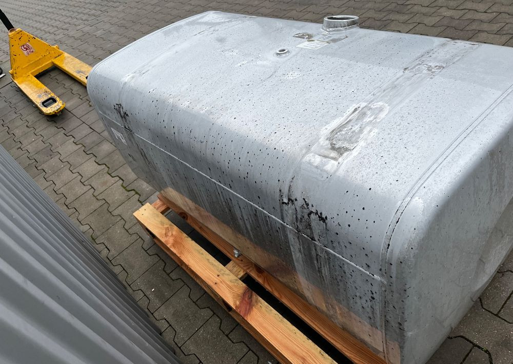 Zbiornik paliwa MAN TGX TGS 480 litrów bak - Sistema de combustible para Camión: foto 4 Zbiornik paliwa MAN TGX TGS 480 litrów bak - Sistema de combustible para Camión: foto 4