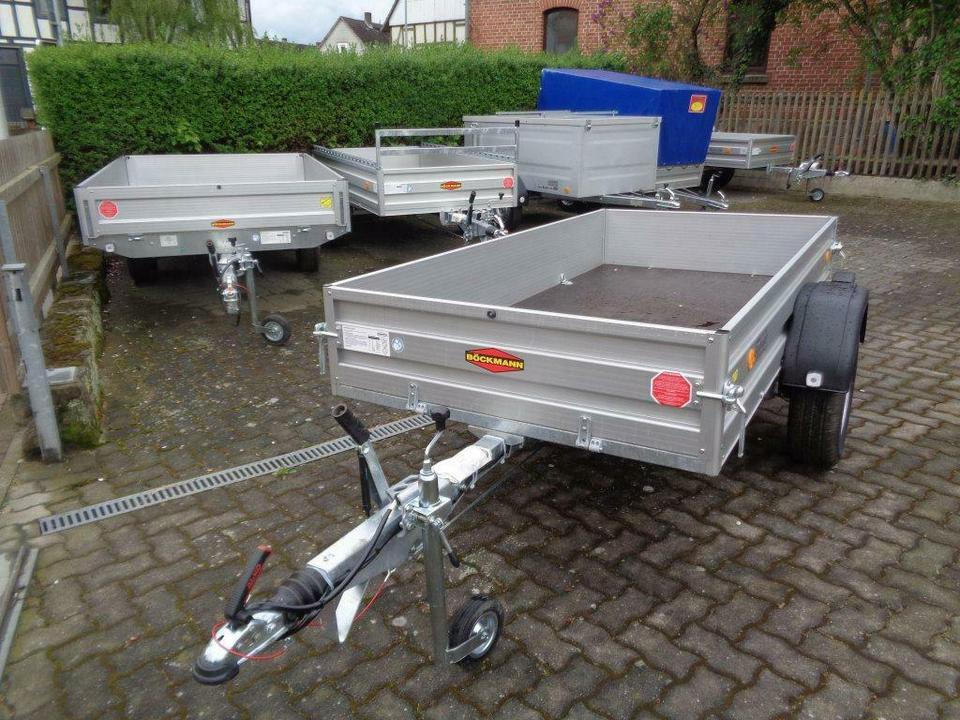 Böckmann PKW-Anhänger, 1,35 to. Einachs, Stirnwandklappe100 km/h - Remolque de coche: foto 3 Böckmann PKW-Anhänger, 1,35 to. Einachs, Stirnwandklappe100 km/h - Remolque de coche: foto 3