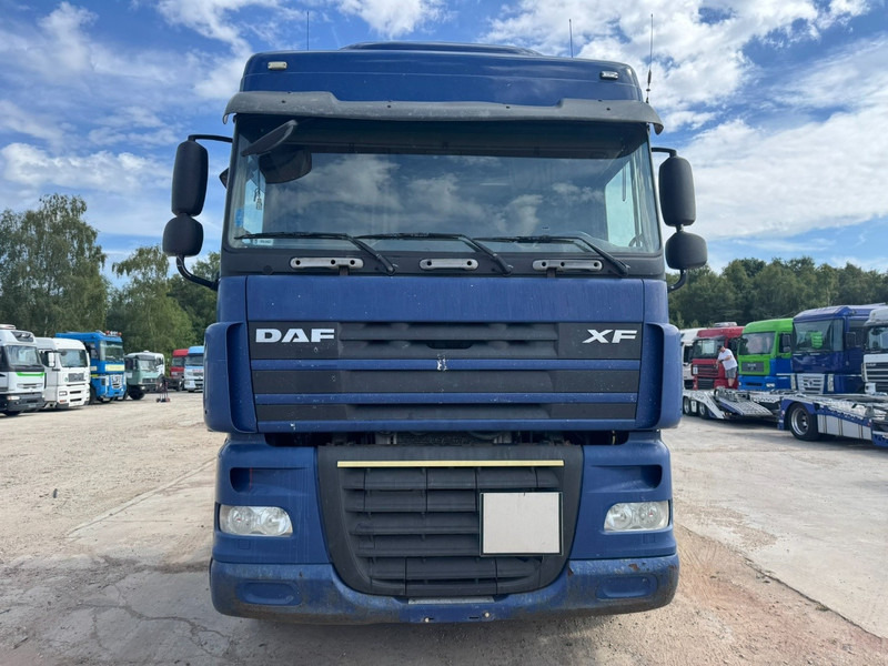 DAF 105 XF 460 Space Cab (MANUAL GEARBOX / BOITE MANUELLE) - Cabeza tractora: foto 2 DAF 105 XF 460 Space Cab (MANUAL GEARBOX / BOITE MANUELLE) - Cabeza tractora: foto 2
