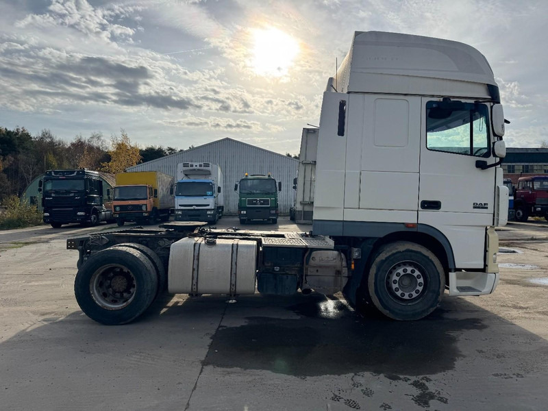 DAF 105 XF 460 Super Space Cab (MANUAL GEARBOX / BOITE MANUELLE) - Cabeza tractora: foto 4 DAF 105 XF 460 Super Space Cab (MANUAL GEARBOX / BOITE MANUELLE) - Cabeza tractora: foto 4