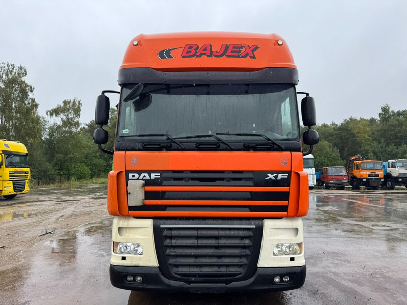 DAF 105 XF 460 Super Space Cab (PERFECT CONDITION / PARFAIT ETAT) - Cabeza tractora: foto 2 DAF 105 XF 460 Super Space Cab (PERFECT CONDITION / PARFAIT ETAT) - Cabeza tractora: foto 2