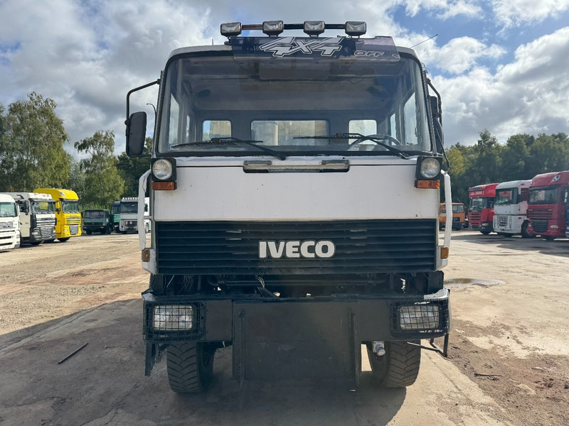 Iveco Magirus 170 - 25 (4X4 / GRAND PONT / LAMES / POMPE MANUELLE) - Camión volquete: foto 2 Iveco Magirus 170 - 25 (4X4 / GRAND PONT / LAMES / POMPE MANUELLE) - Camión volquete: foto 2