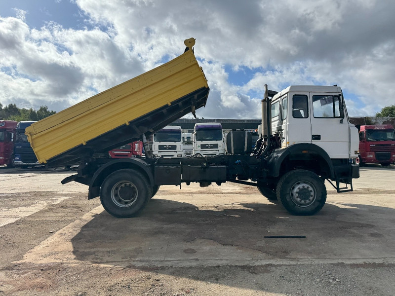 Iveco Magirus 170 - 25 (4X4 / GRAND PONT / LAMES / POMPE MANUELLE) - Camión volquete: foto 4 Iveco Magirus 170 - 25 (4X4 / GRAND PONT / LAMES / POMPE MANUELLE) - Camión volquete: foto 4