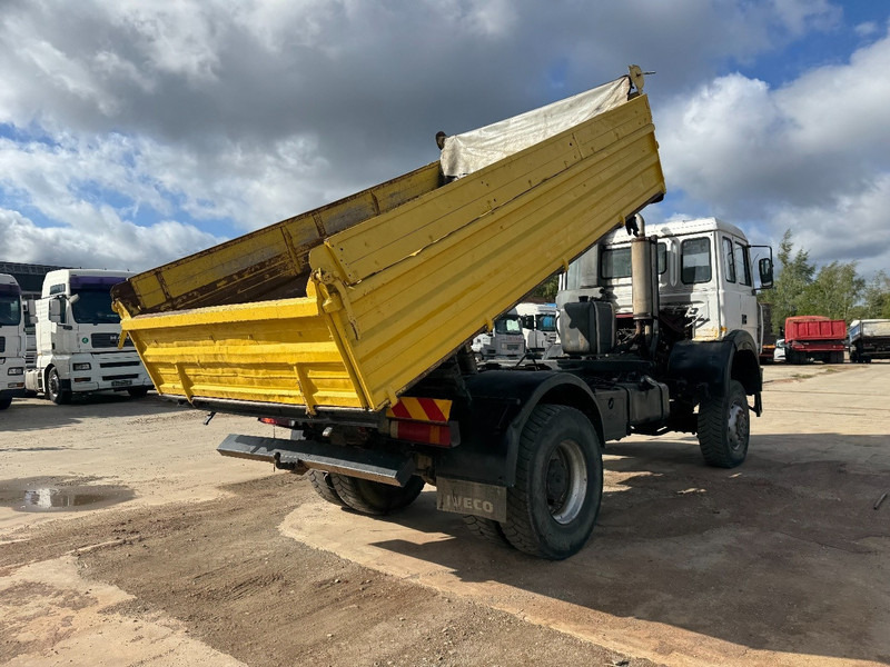 Iveco Magirus 170 - 25 (4X4 / GRAND PONT / LAMES / POMPE MANUELLE) - Camión volquete: foto 5 Iveco Magirus 170 - 25 (4X4 / GRAND PONT / LAMES / POMPE MANUELLE) - Camión volquete: foto 5
