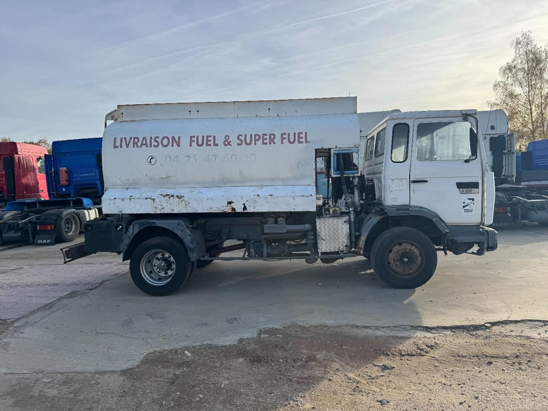 Renault S 150 SUSPENSION LAMES / 7000 L / POMPE & BOITE MANUELLE / CAMION FRANCAIS!!!) - Camión cisterna: foto 4 Renault S 150 SUSPENSION LAMES / 7000 L / POMPE & BOITE MANUELLE / CAMION FRANCAIS!!!) - Camión cisterna: foto 4