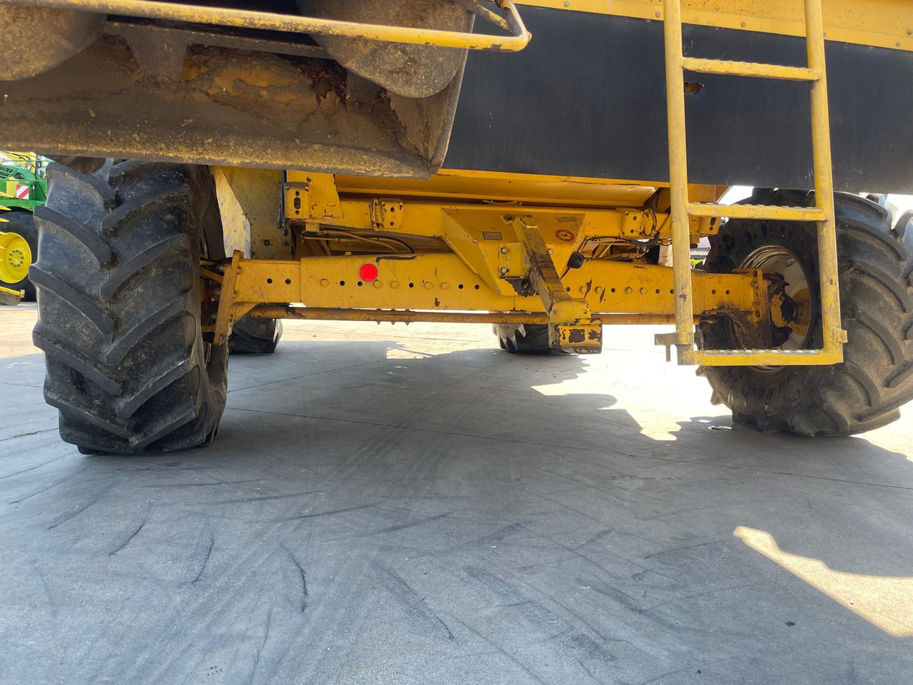 NEW HOLLAND MIETITREBBIA TF 78 - Cosechadora de granos: foto 4 NEW HOLLAND MIETITREBBIA TF 78 - Cosechadora de granos: foto 4