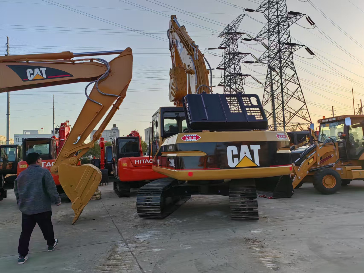 CATERPILLAR used 320b excavator - Excavadora de cadenas: foto 4 CATERPILLAR used 320b excavator - Excavadora de cadenas: foto 4
