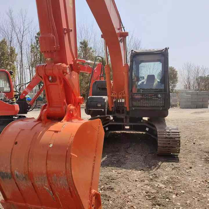 Used Hitachi ZX130 Excavator Japan Made Hitachi Used Excavator Zx120 Zx130 for Sale - Excavadora: foto 5 Used Hitachi ZX130 Excavator Japan Made Hitachi Used Excavator Zx120 Zx130 for Sale - Excavadora: foto 5